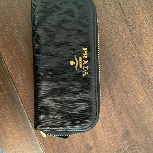 Authentic Prada leather key holder card case - Picture 6 of 6